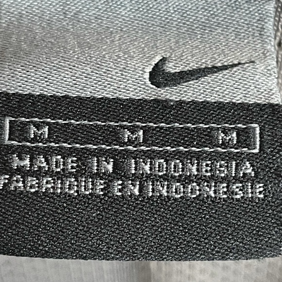 Nike Button Up T-Shirt - Picture 6 of 9